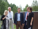 Uczestnicy spotkania oglądają oczyszczalnię w Wojtyniowie