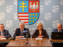 Pierwsza umowa podpisana