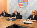 Zarząd Województwa zadecydował o dofinansowaniu ze środków Unii Europejskiej projektu własnego Województwa Świętokrzyskiego pn. „Stop wirusowi! Zapobieganie rozprzestrzeniania się COVID-19 w województwie świętokrzyskim”.