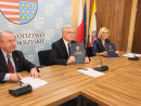Zarząd Województwa zadecydował o dofinansowaniu ze środków Unii Europejskiej projektu własnego Województwa Świętokrzyskiego pn. „Stop wirusowi! Zapobieganie rozprzestrzeniania się COVID-19 w województwie świętokrzyskim”.