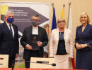 Marszałek Andrzej Bętkowski i Wicemarszałek Renata Janik podpisali umowy na  dofinansowanie 10 projektów RPO, z których skorzysta blisko 1100  mieszkańców regionu świętokrzyskiego.
