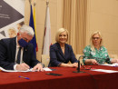 Marszałek Andrzej Bętkowski i Wicemarszałek Renata Janik podpisali umowy na  dofinansowanie 10 projektów RPO, z których skorzysta blisko 1100  mieszkańców regionu świętokrzyskiego.