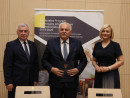 Marszałek Woj. Świętokrzyskiego Andrzej Bętkowski oraz Wicemarszałek Woj. Świętokrzyskiego Renata Janik podpisali umowy na dofinansowanie 12 projektów RPO, z których skorzysta blisko 1100 osób.