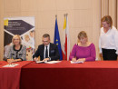 Wicemarszałek Renata Janik podpisała dziś umowy na dofinansowanie 15 projektów społecznych RPOWŚ 2014-2020. 