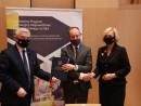 Marszałek Andrzej Bętkowski i Wicemarszałek Renata Janik podpisali umowy na dofinansowanie 5 projektów „przedszkolnych” RPOWŚ 2014 - 2020