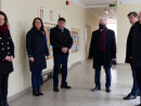 Zebrani podczas zwiedzania budynku po termomodernizacji