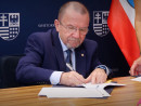 Podpisanie preumowy - wicemarszałek Marek Bogusławski 