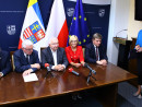 Podpisanie umowy na realizację projektu Budowa ścieżek rowerowych wraz z infrastrukturą towarzyszącą na terenie miasta Chęciny