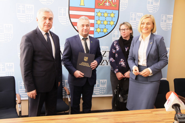 Kolejne umowy z RPO. Wsparcie dla gmin i stowarzyszeń