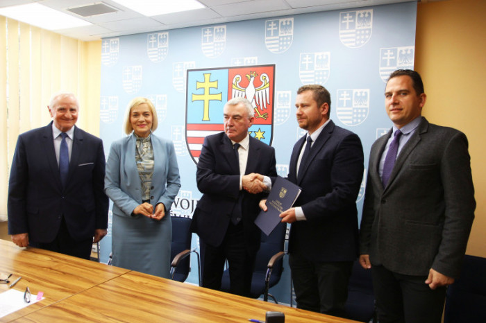 Wsparcie dla seniorów i niepełnosprawnych z unijnych funduszy