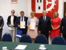 Na rozwój bazy sportowej i szkolnej w gminach Słupia Konecka i Stąporków