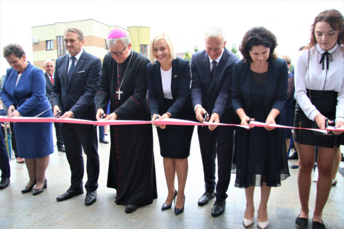Nowy obiekt dla uczniów w Łopusznie
