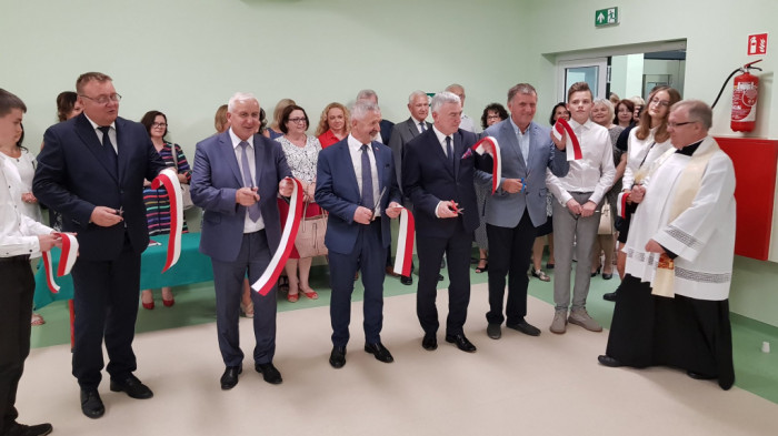 Nowy rok szkolny rozpoczęli w nowej szkole
