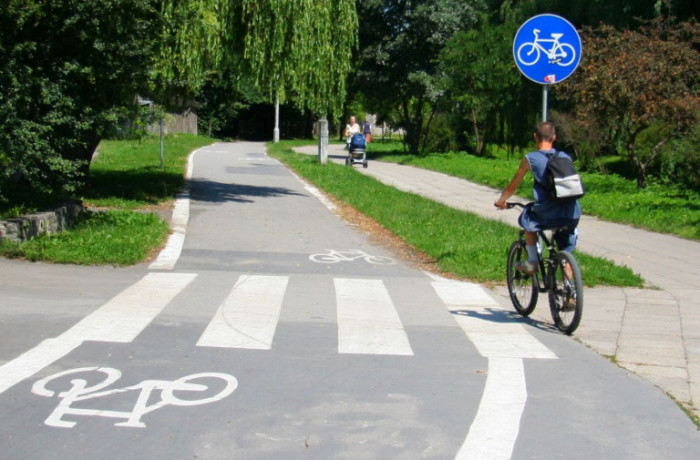 Przyznano pieniądze na budowę tras rowerowych i rozwój miejskiej komunikacji