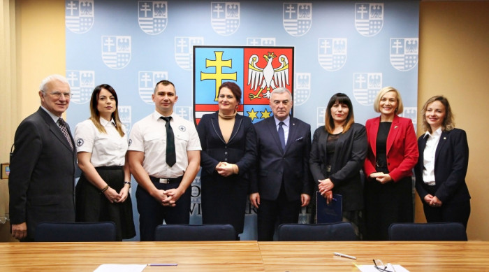 Ponad-500-mieszkańców-świętokrzyskiego-zagrożonych-wykluczeniem-skorzysta-ze-staży-i-edukacji-zawodowej-1024x570[1]