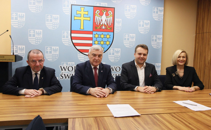 Kolejne świętokrzyskie gminy ze wsparciem na projekty termomodernizacyjne i rewitalizacyjne