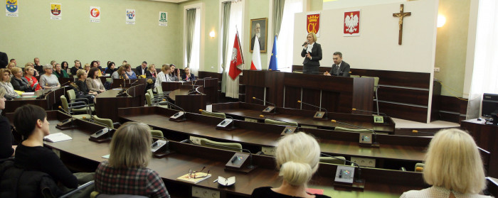 Konferencja w kieleckim Urzędzie Miasta była poświęcona konkursom RPOWŚ 2014-2020, z których mogą skorzystać miejskie szkoły, przedszkola, żłobki i inne placówki edukacyjne