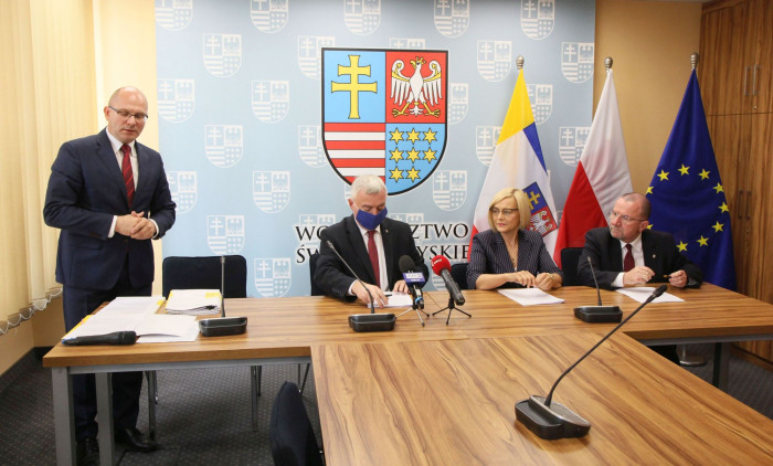 Blisko 11 mln zł z UE na nowe oświetlenie, rewitalizację i termomodernizację świętokrzyskich gmin