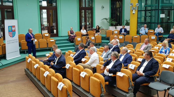 Dyrektor Jacek Sułek przedstawia założenia Strategii Rozwoju Województwa
