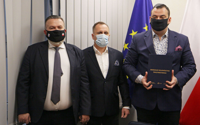 Ekologiczne-autobusy-na-skarzyskich-ulicach