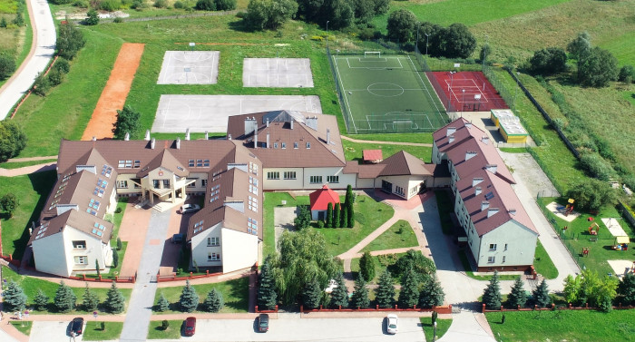 Zdjecia są z zasobów - UG w Pierzchnicy