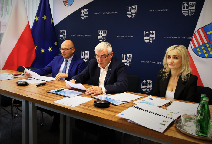 marszałek Andrzej Bętkowski, dyrektorzy Departamentu Inwestycji i Rozwoju