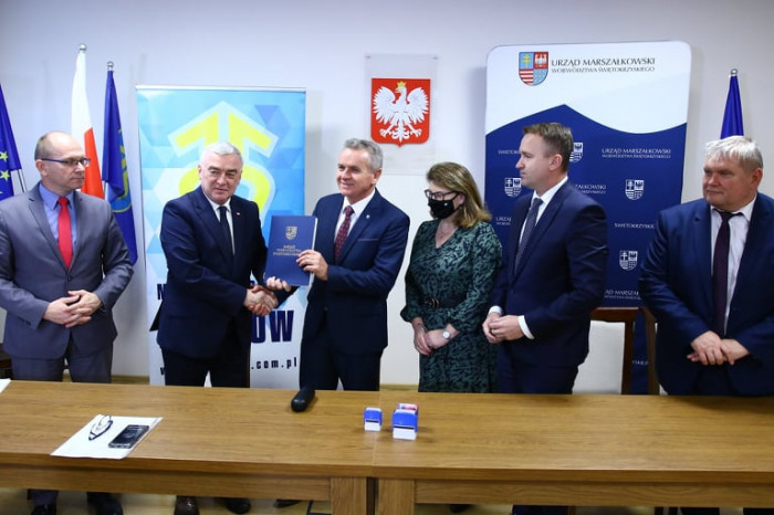 przekazanie-dokumentu-umowy