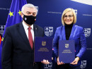 marszalek-i-wicemarszalek-po-podpisaniu-umowy