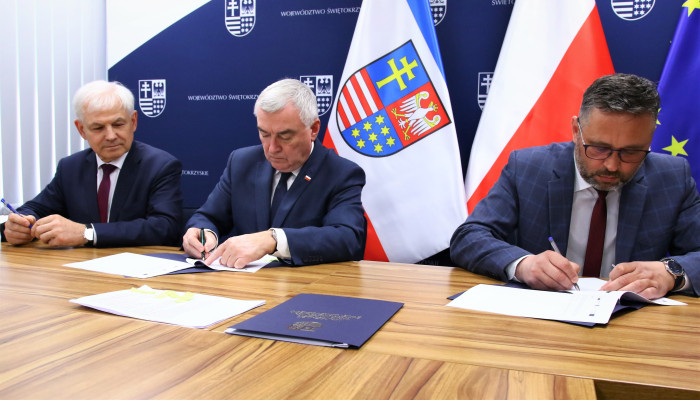 Podpisanie umów o dofinansowanie ze Świętokrzyskim Zarządem Dróg Wojewódzkich