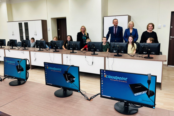 Nowe pracownie i dodatkowe zajęcia w piekoszowskiej szkole