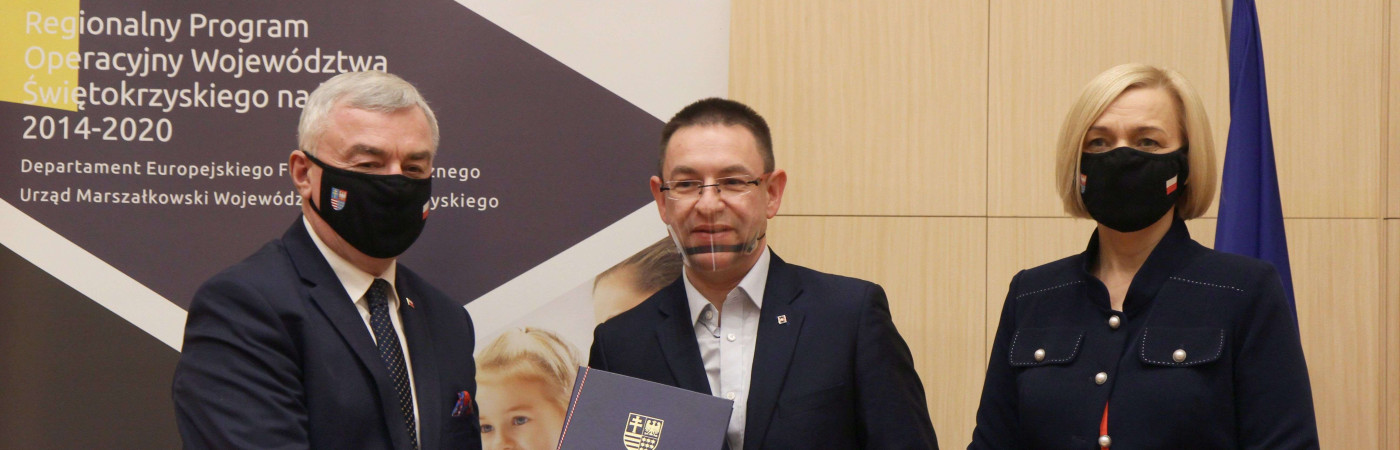 Marszałek Andrzej Bętkowski i Wicemarszałek Renata Janik podpisali umowy na dofinansowanie 9 projektów RPOWŚ 2014 – 2020 dotyczących szkolnictwa zawodowego