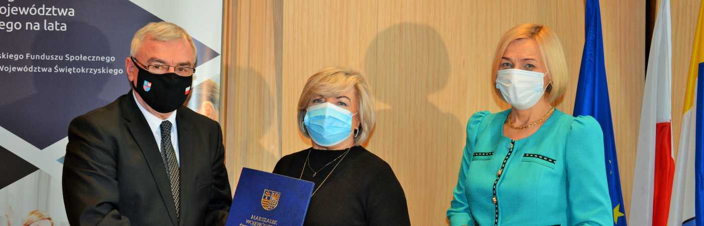 Marszałek Andrzej Bętkowski i Wicemarszałek Renata Janik podpisali umowy na dofinansowanie sześciu projektów RPOWŚ 2014 – 2020 dotyczących profilaktyki chorób zawodowych.