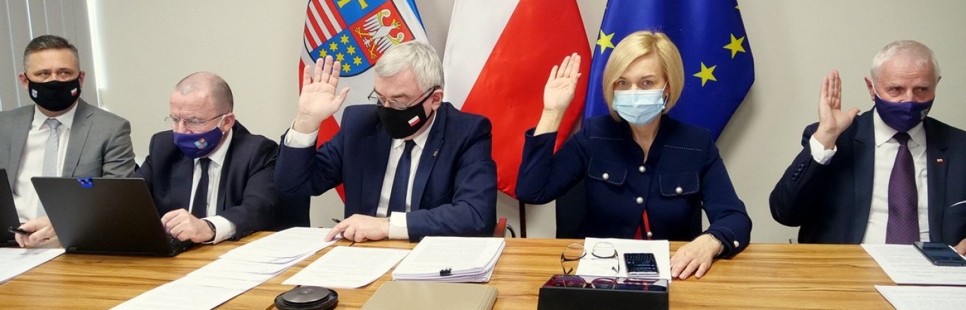 Pomoc dla rodzin, seniorów i osób chorych w nowych projektach RPO