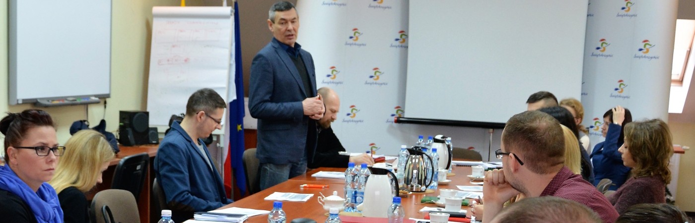 W spotkaniu z pracownikami DW EFS wzięli udział potencjalni autorzy projektów przedszkolnych z woj. świętokrzyskiego  