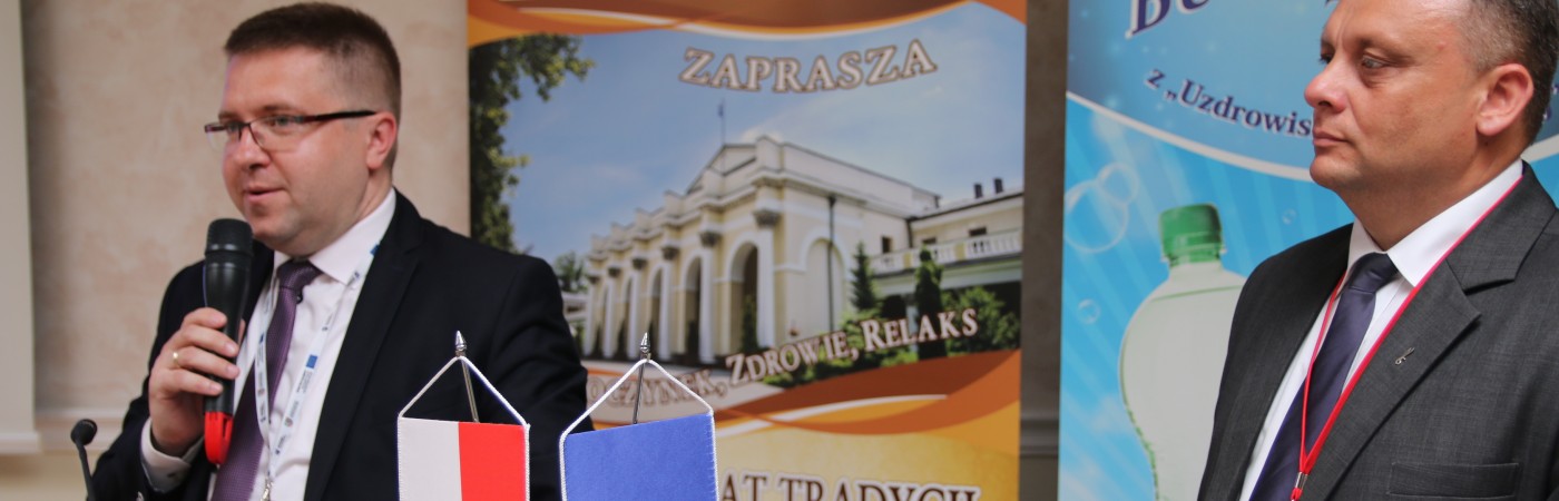 Przemawia Grzegorz Orawiec - dyr. Departamentu Polityki Regionalnej Urzędu Marszałkowskiego Województwa Świętokrzyskiego