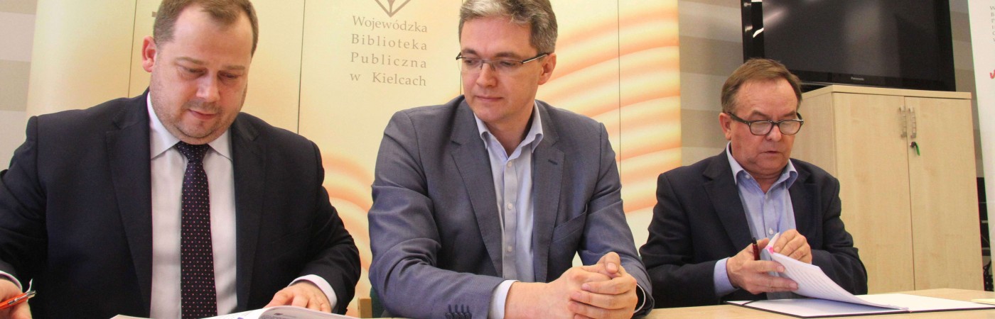 Podpisanie umowy na realizację projektu „Rozwój zasobów Wojewódzkiej Biblioteki Publicznej im. Witolda Gombrowicza w Kielcach – Centrum Multimedialne”