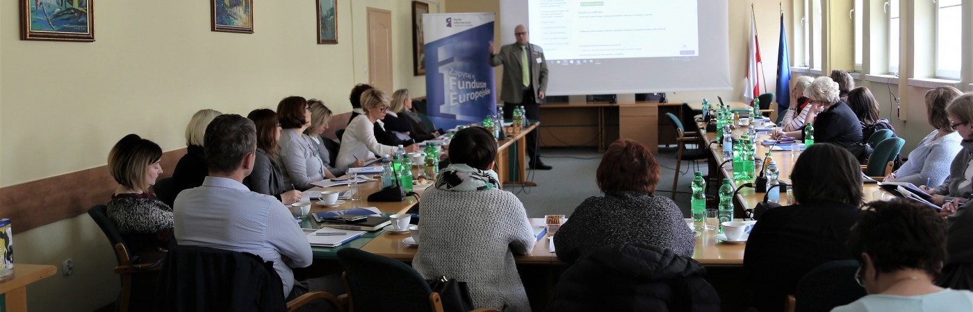 Szkolenie dla beneficjentów zorganizowane przez Lokalny Punkt Informacyjny Funduszy Europejskich w Sandomierzu