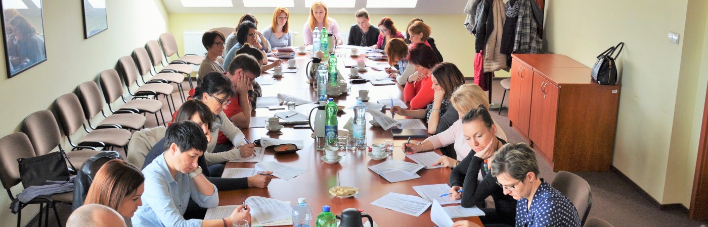 Warsztaty DW EFS objęły prawie 100 osób – tu jedna z grup podczas pracy 