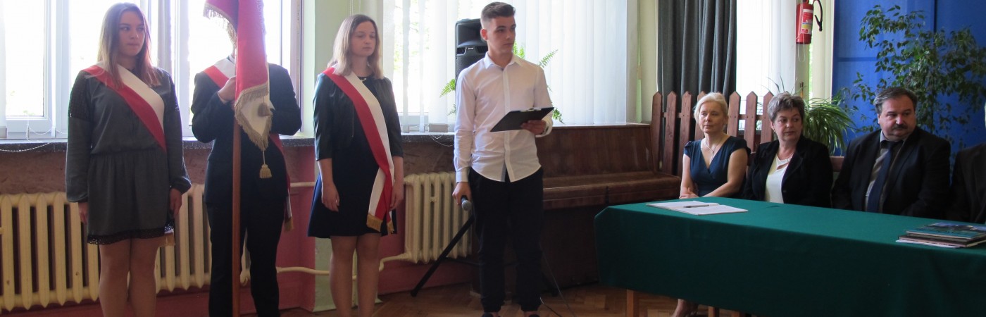 Uroczyste zakończenie roku szkolnego dla absolwentów Zasadniczej Szkoły Zawodowej w Zespole Szkół Zawodowych Nr 1 w Kielcach