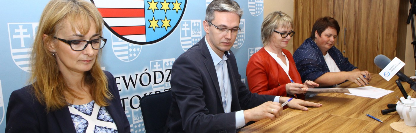 Podpisanie umów na projekty "żłobkowe"