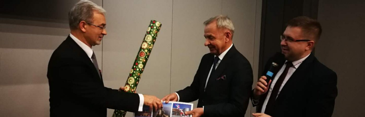 Jerzy Kwieciński - Minister Infrastruktury i Rozwoju, Zdzisław Kobierski – z-ca dyr. Departamentu Polityki Regionalnej UMWŚ oraz Grzegorz Orawiec – dyr. Departamentu Polityki Regionalnej UMWŚ