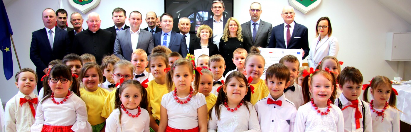 Wizyta Adama Jarubasa - marszałka województwa świętokrzyskiego w Samorządowym Przedszkolu w Pacanowie