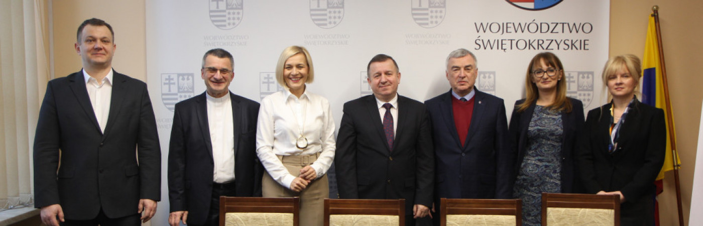 Umowy na świetlice środowiskowe oraz aktywizację zawodową i społeczną