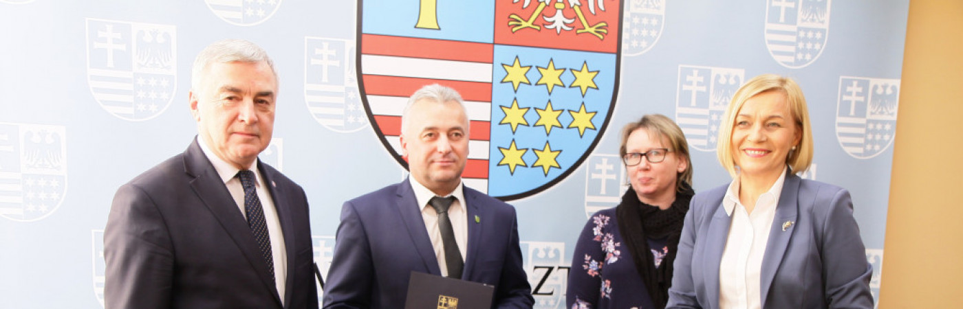 Kolejne umowy z RPO. Wsparcie dla gmin i stowarzyszeń