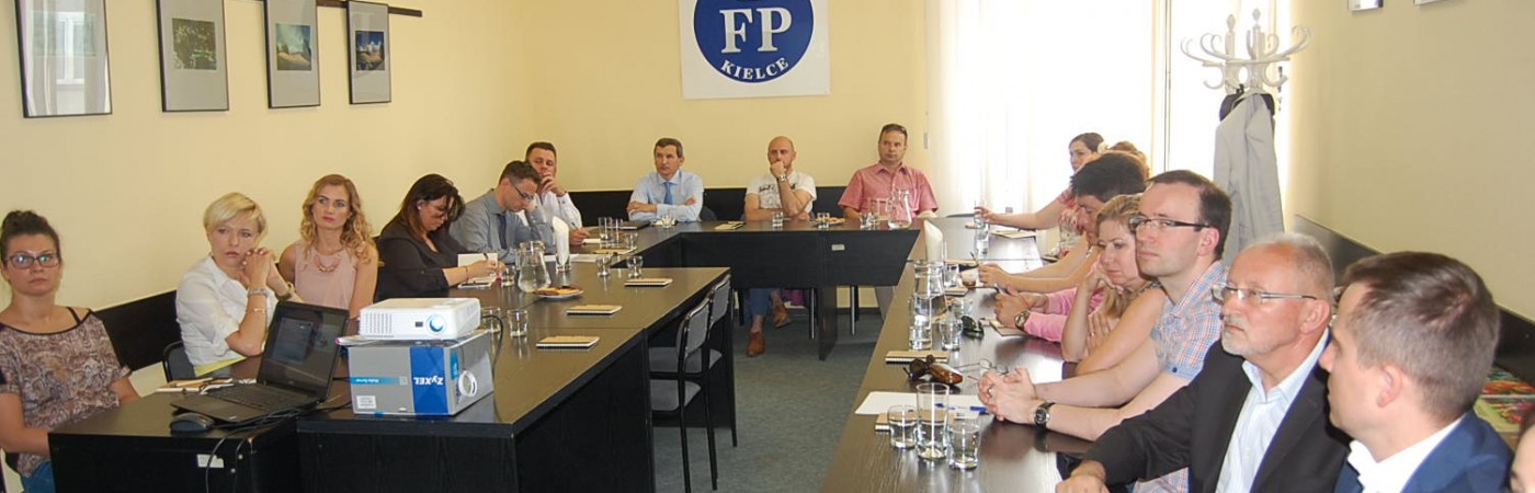 Uczestnicy posiedzenia Regionalnej Grupy Interesariuszy
