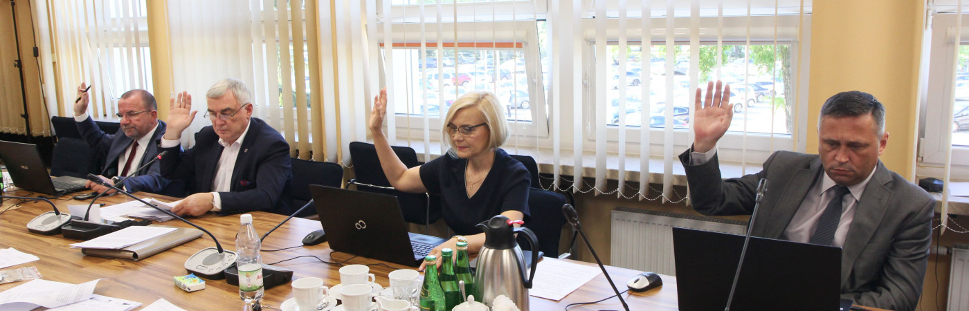 Dzięki nowym projektom RPO, zatwierdzonym przez Zarząd Województwa do unijnego dofinansowania, 25 świętokrzyskich  szkół wzbogaci się o nowoczesny sprzęt komputerowy.