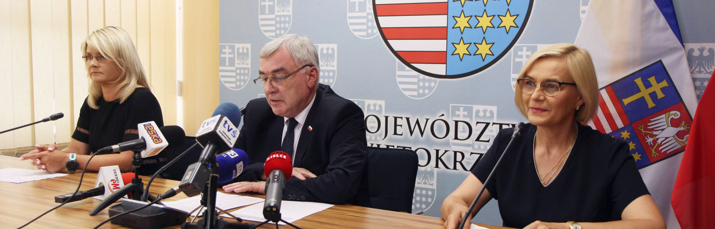 Konferencja prasowa dotyczyła aktualnych wyników we wdrażaniu części społecznej Regionalnego Programu Operacyjnego Woj. Świętokrzyskiego, m. in. pierwszego w kraju miejsca pod względem tempa wdrażania Programu. 